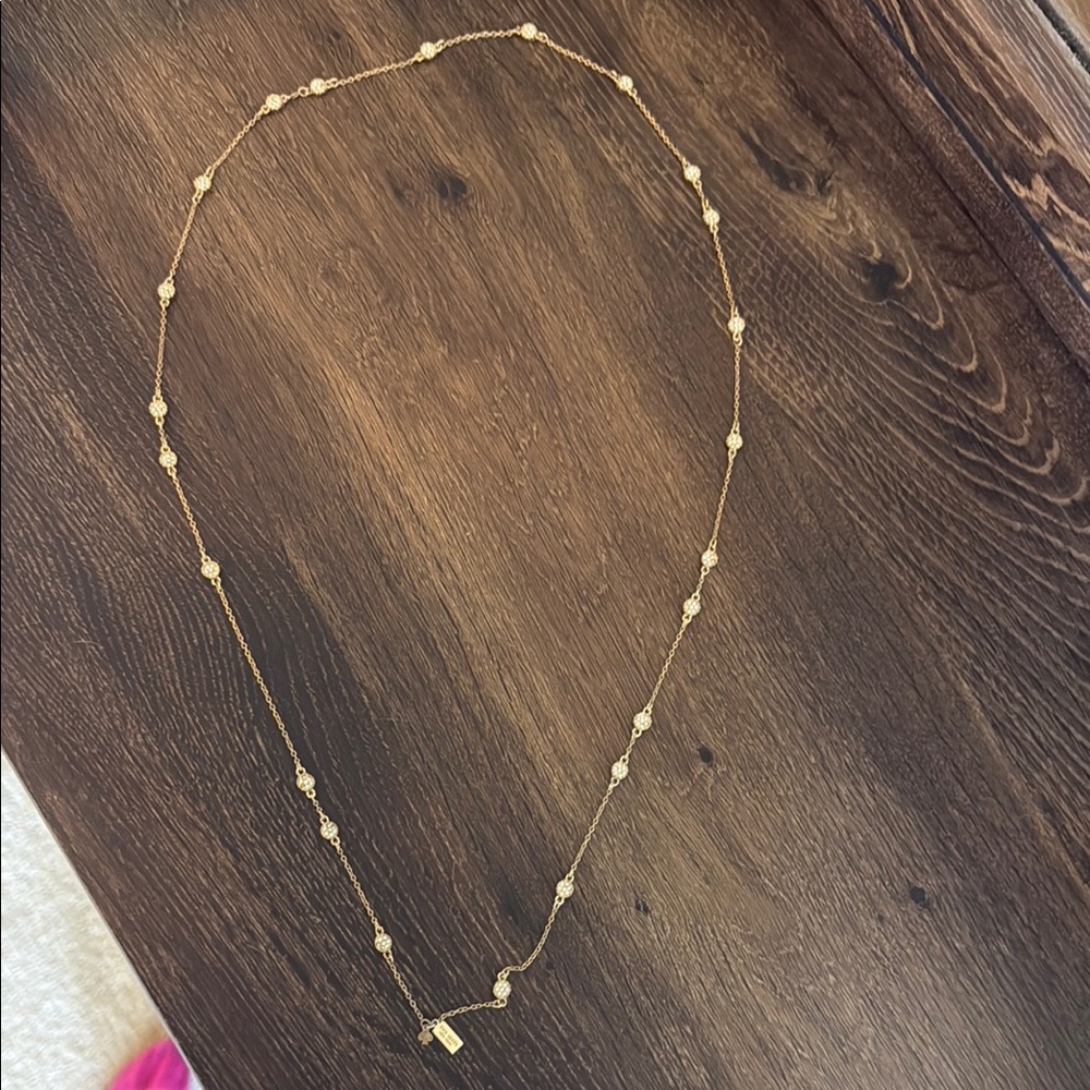 Elegant Gold Necklace with Delicate Accents